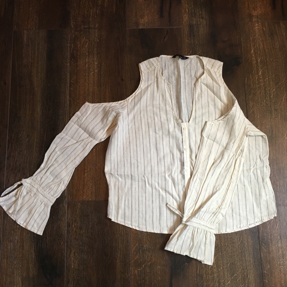 Express linen shoulder cut out top